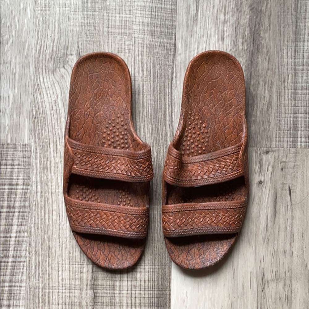 Sandles